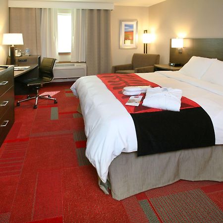 Radisson Hotel Мадисон Номер фото