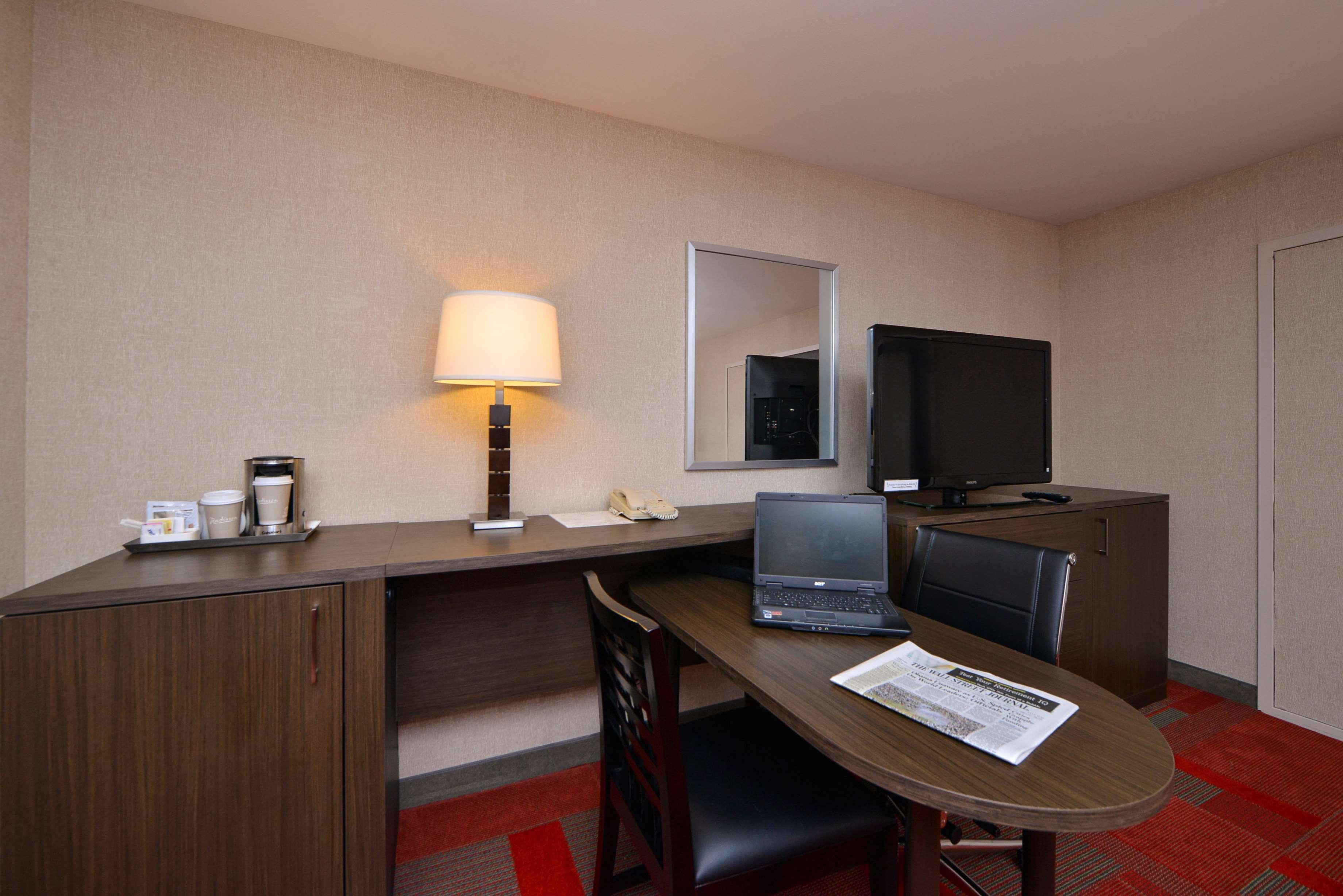 Radisson Hotel Мадисон Экстерьер фото